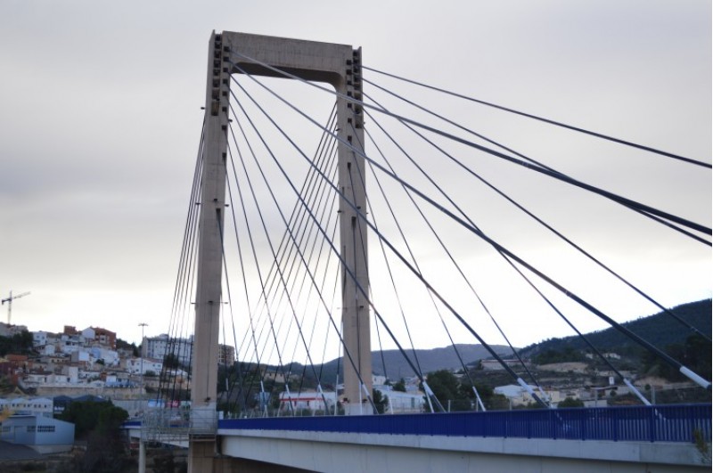 Seran retirats els 38 tirants del Pont Fernando Reig / R. Lledó