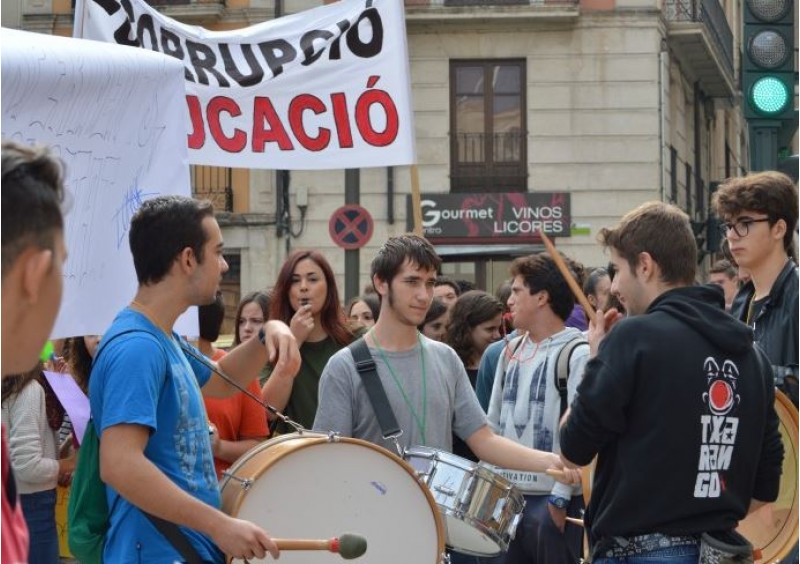 Una de les vagues estudiantils a la Plaça Espanya / R. Lledó