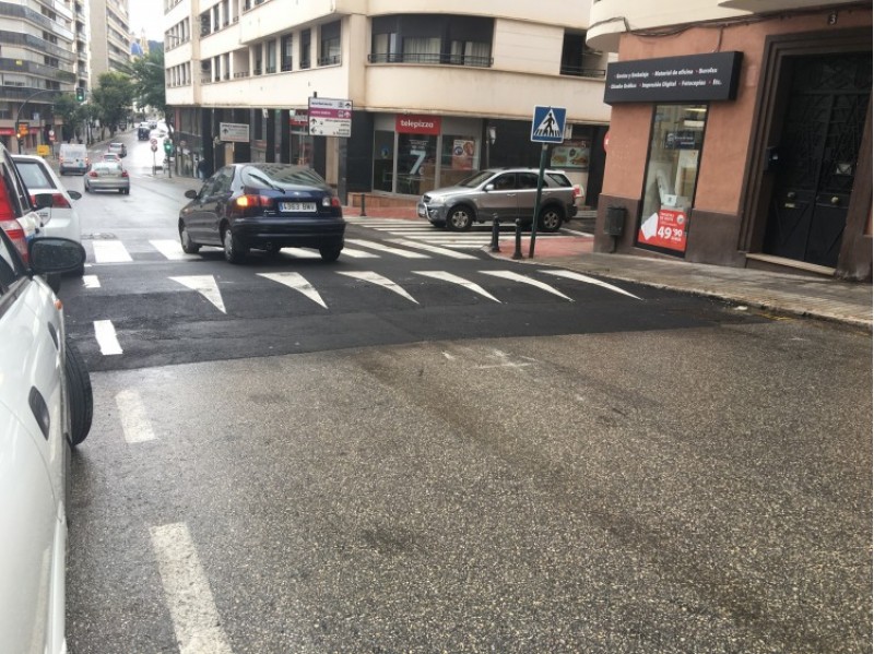 El pas elevat al carrer Góngora d'Alcoi