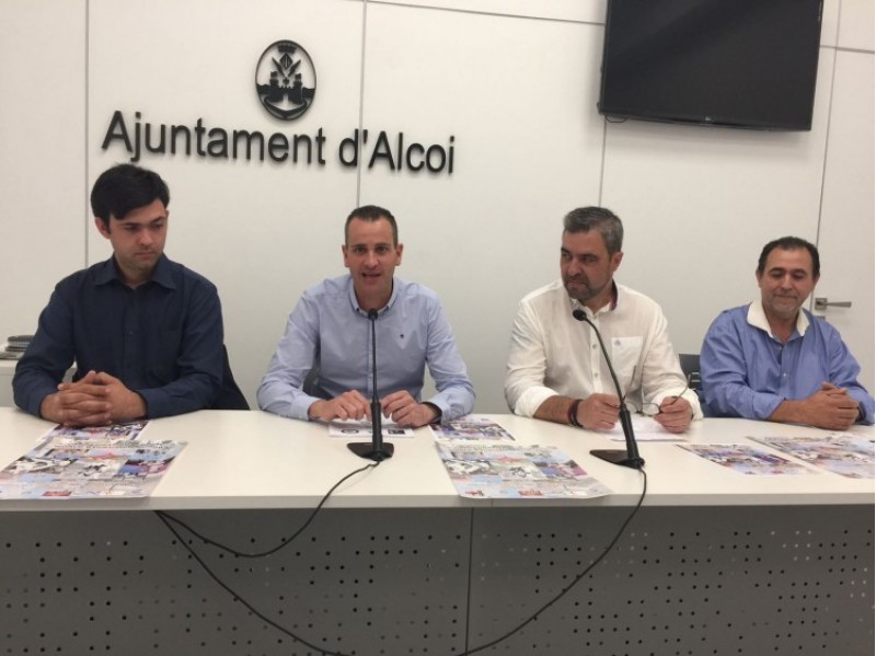 Zeus Doménech, president del Dojo Budo Alcoi; el regidor Alberto Belda; Jorge Ignacio Iborrra i José Luis Doménech, directors tècnics del Club