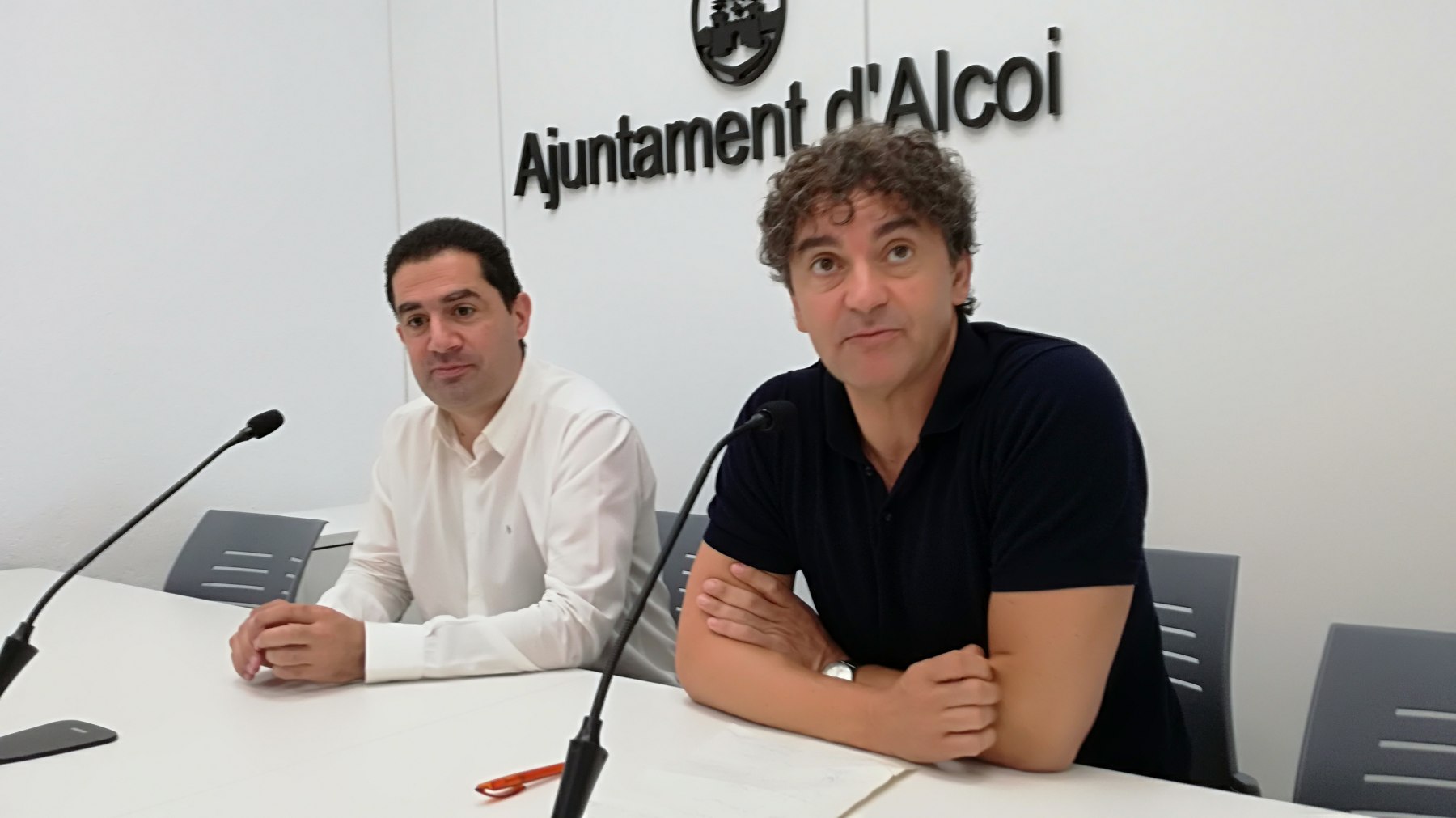 Francesc Colomer i Toni Francés a l'Ajuntament d'Alcoi