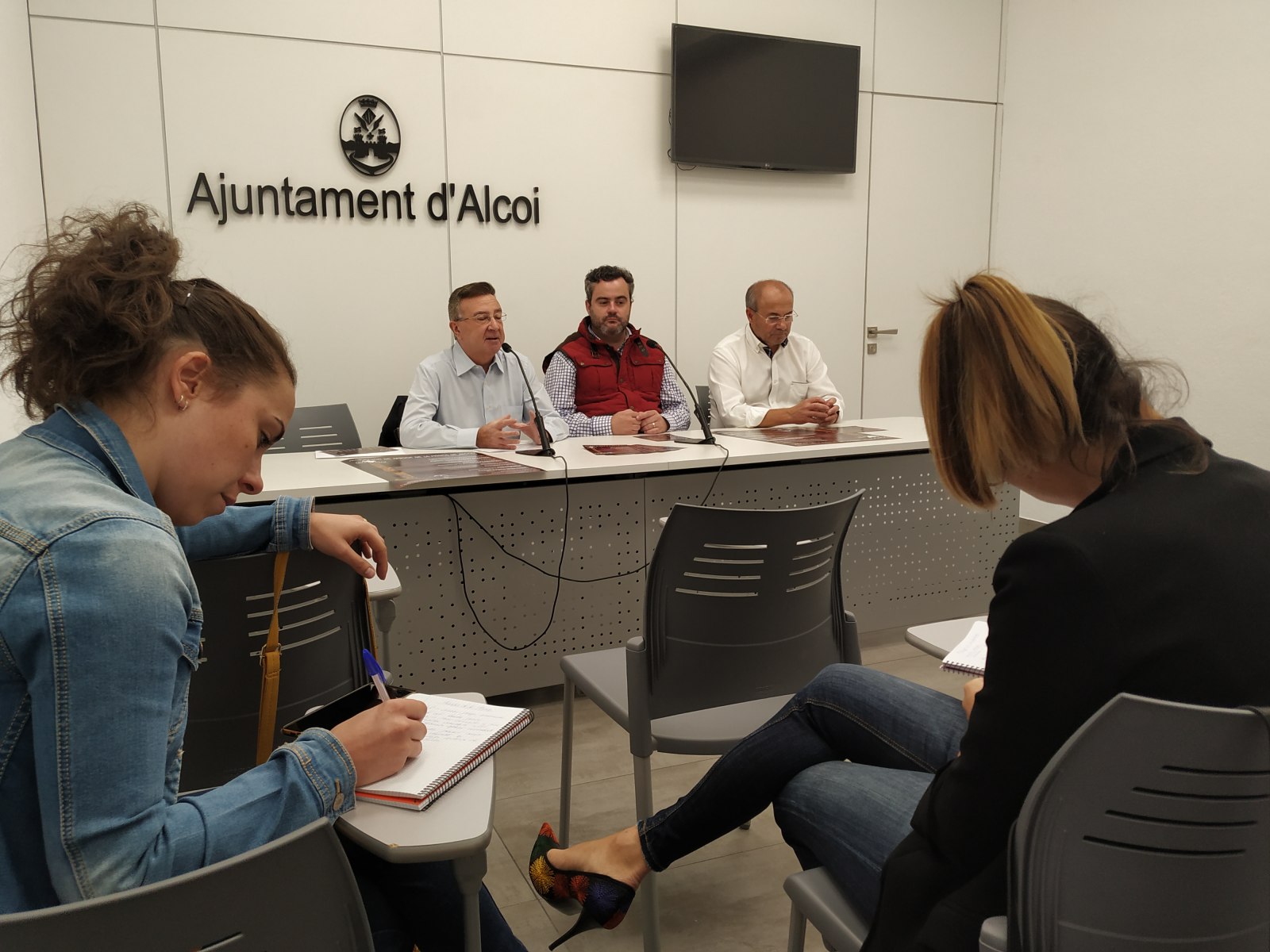 Presentació de la programació d'Amics de la Música a la sala de premsa de l'Ajuntament d'Alcoi